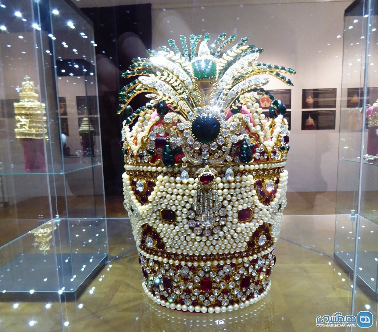 موزه جواهرات ایران | تاج کیانی
