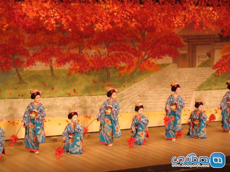 کارهای قابل انجام در شهر کیوتوی ژاپن : بازدید از تئاتر کوبو کابورنجو Kobu Kaburenjo در گیان