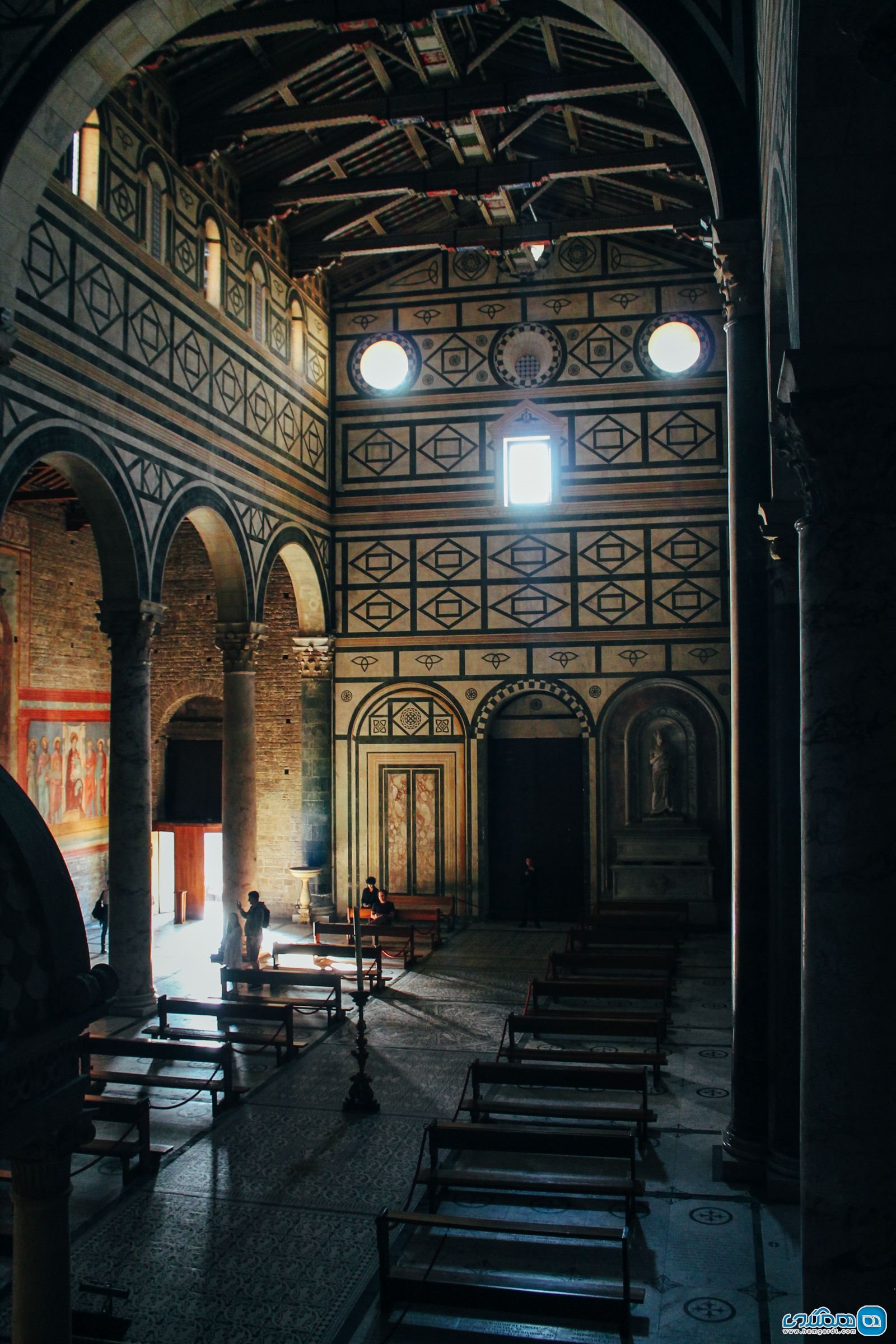دانستنیهای سفر به ایتالیا | در مکان های مذهبی لباس های پوشیده بپوشید