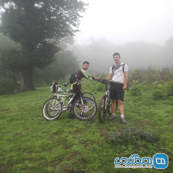 لذت دوچرخه سواری و رکاب زدن در کوچه پس کوچه های روستای الیمستان