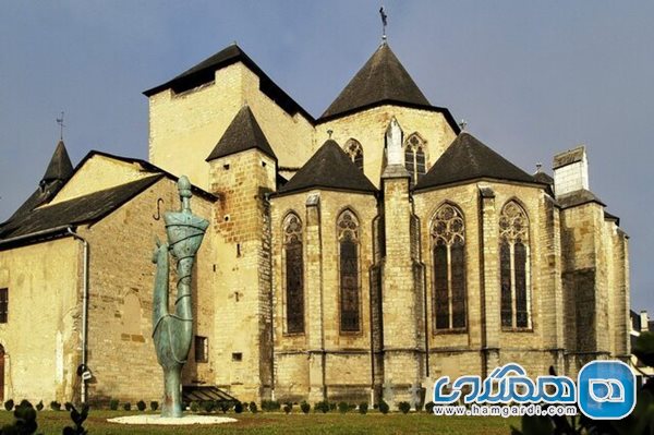 دزدیده شدن آثار کلیسای اولورون-سنت-ماری