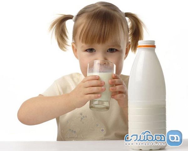کودکان باید شیر پرچرب مصرف کنند.