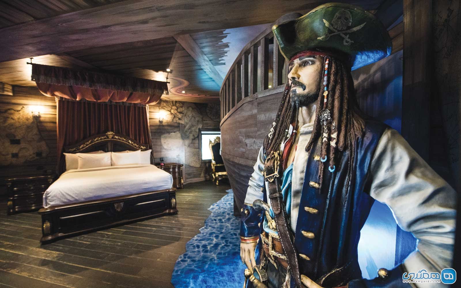 اتاق دزد دریایی Pirate Room در هتل فنتسی لند Fantasyland Hotel