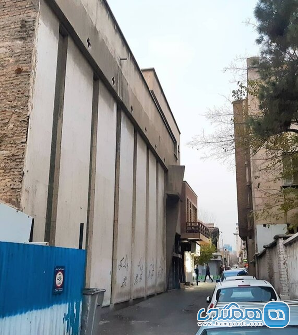 جداره بیرونی کلیسای آدونتیست در خیابان جمهوری قبل از تخریب