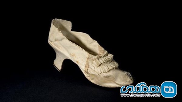کفش آخرین ملکه فرانسه فراتر از انتظار به فروش رفت