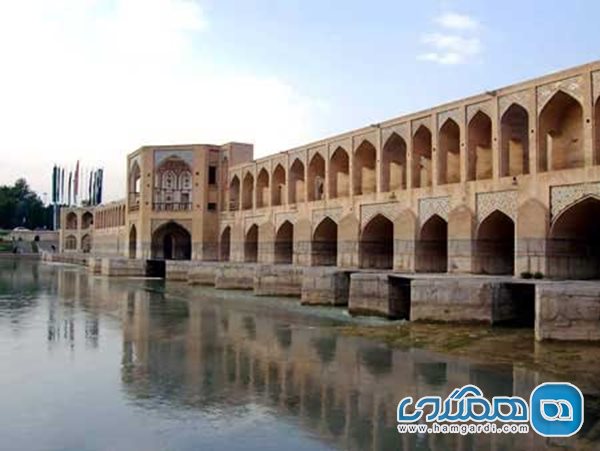 آثار تاریخی اصفهان در حال آسیب دیدن جدی و بلکه نابودی هستند