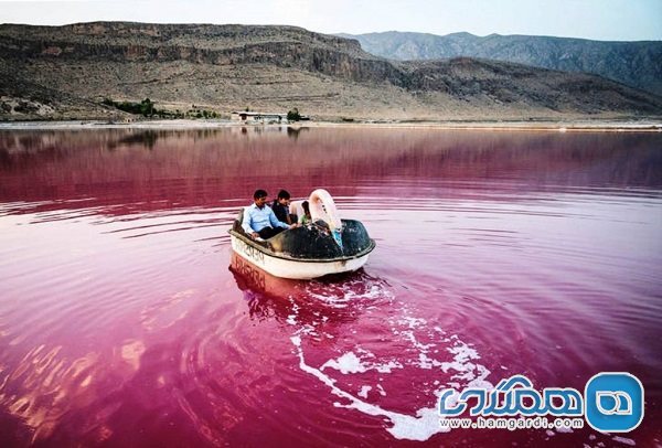 دریاچه مهارلو بدون هیچ امکاناتی مورد بازدید گردشگران زیادی قرار می گیرد