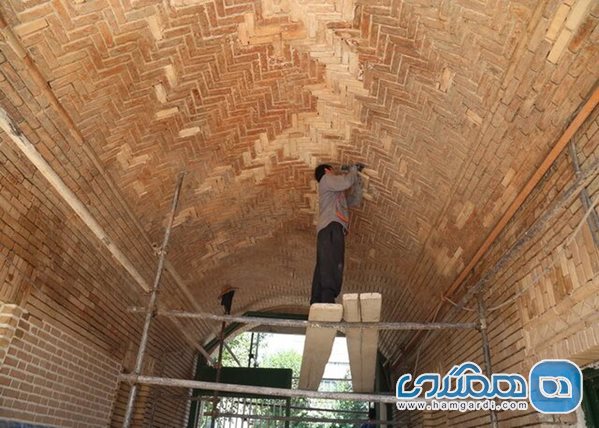 شروع مرمت سردر تاریخی گاراژ رحیمی در مرکز تهران