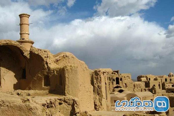 مرمت قلعه تاریخی خرانق شهرستان اردکان شروع شد