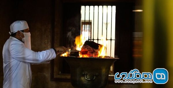 انجام مراسم تغذیه آتش مقدس ۱۵۰۰ ساله زرتشتیان یزد در روزهای کرونایی