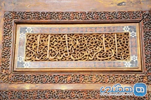 صندوق چوبی قدیمی امامزاده روستای پرور مهدیشهر مرمت شد