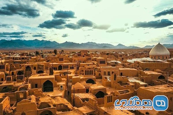 تاکید استاندار یزد بر رفع مشکلات سرمایه گذاری گردشگری