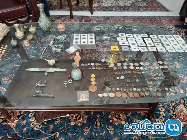 دستگیری یک دلال اشیای عتیقه همراه با مقادیر زیادی اشیای تاریخی در محله یوسف اباد