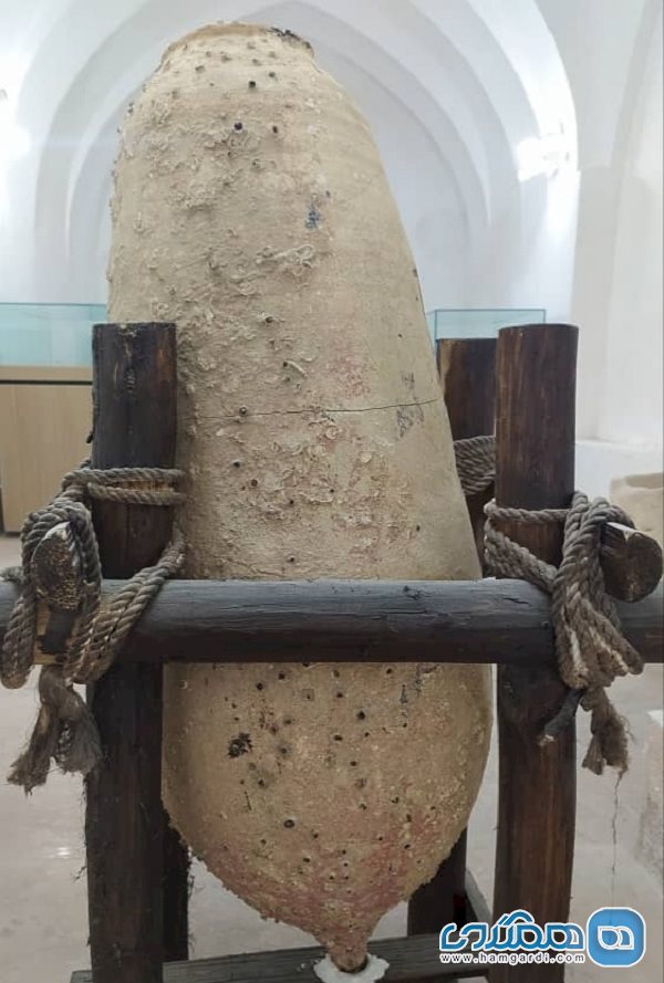 تحویل یک کوزه نوک اژدری به موزه سنگ دشتستان