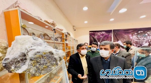 بازدید وزیر میراث فرهنگی از موزه سنگ های قیمتی قم