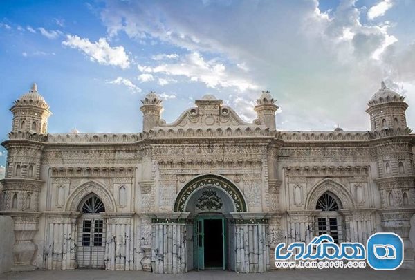 مسجد رنگونی ها یکی از زیباترین مساجد جنوب کشور است