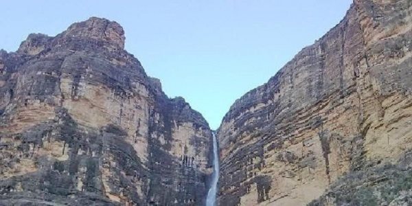 آبشار تارم در نی ريز فارس جان گرفت