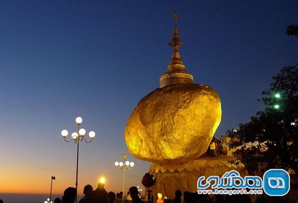 صخره طلایی یکی از جاذبه های گردشگری میانمار به شمار می رود