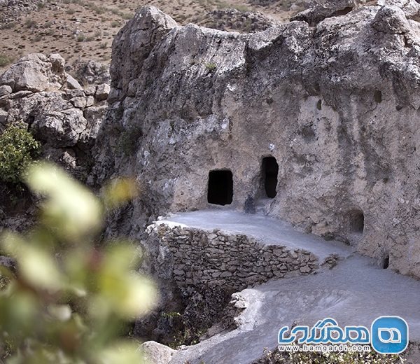 غار سنگی حسین کوهکن از جاهای دیدنی استان کرمانشاه است