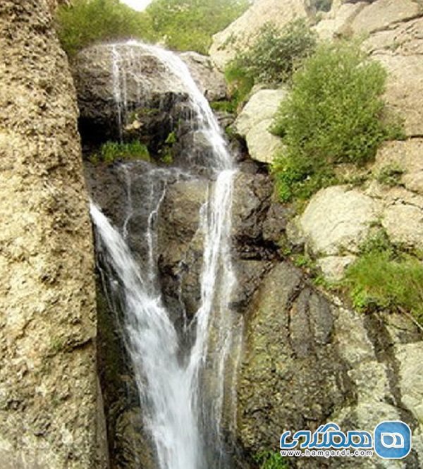 آبشار پسنگ یکی از بهترین جاذبه های طبیعی تهران است