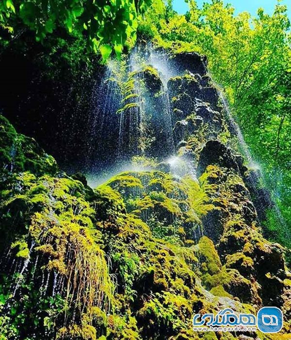 آبشار سیاسرت یکی از زیباترین جاذبه های طبیعی رامسر به شمار می رود
