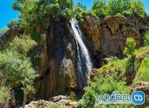 آبشار اوزان یکی از جاذبه های طبیعی آذربایجان غربی به شمار می رود