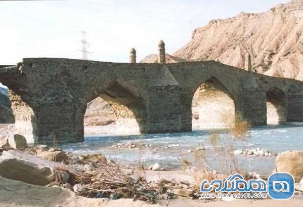 پل مشیر یکی از پل های تاریخی استان بوشهر به شمار می رود