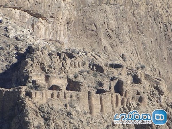 قلعه دارالامان ایج یکی از قلعه های تاریخی استان فارس است