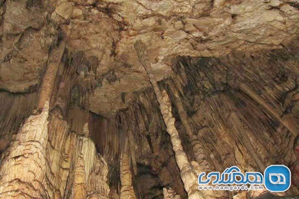 غار بره زرد یکی از جاذبه های گردشگری استان ایلام به شمار می رود