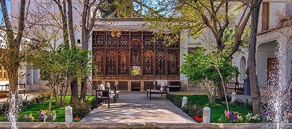 خانه مشروطه یکی از جاذبه های دیدنی استان اصفهان است