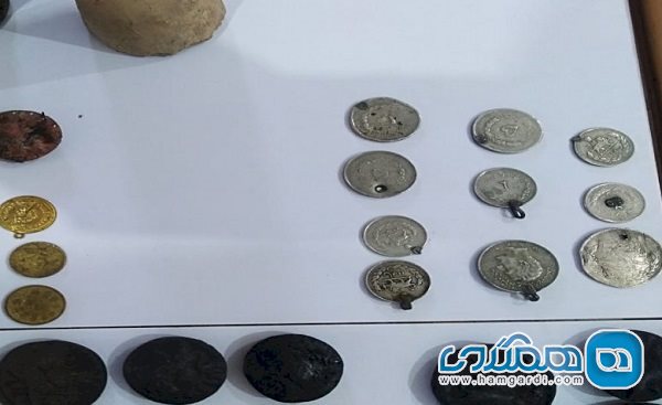 کشف 22 قلم شی تاریخی در شهر صائین قلعه ابهر