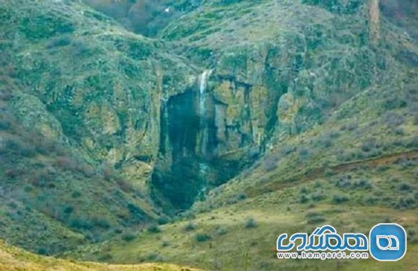 آبشار بابا ولی یکی از جاذبه های طبیعی استان گیلان است