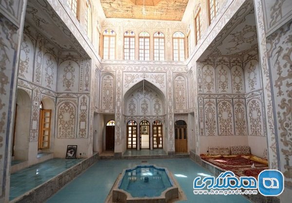 خانه سرتیپ امینی سده ای یکی از خانه های تاریخی استان اصفهان به شمار می رود