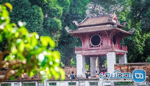 معبد ادبیات یکی از جاذبه های گردشگری ویتنام به شمار می رود