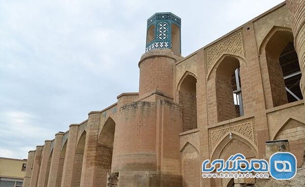 دوره جدید مرمت مسجد جامع شوشتر شامل استحکام بخشی و تعویض سنگ زیر مناره است