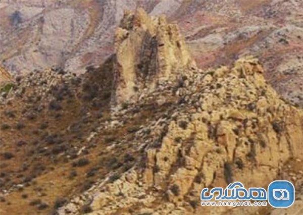 قلعه چکر بولی چوار یکی از جاذبه های گردشگری استان ایلام است