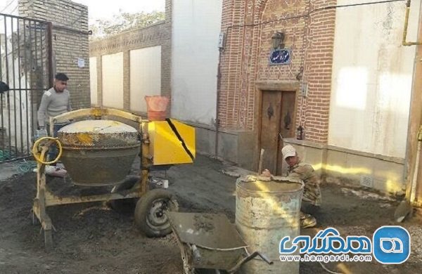 شروع عملیات سنگفرش کوچه تاریخی کرباسی توسط شهرداری منطقه 8 تبریز