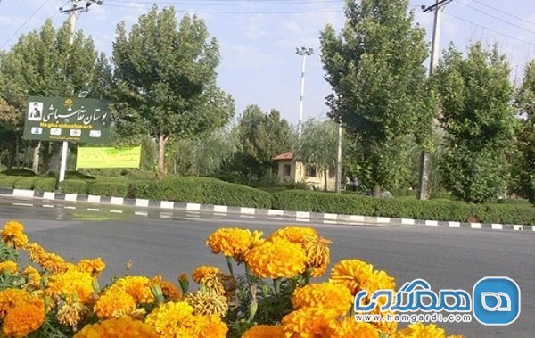 بوستان نقاشباشی یکی از تفرجگاه های شهرستان مبارکه به شمار می رود