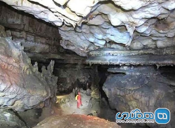 غار سوله خونزا یکی از جاذبه های طبیعی استان مرکزی به شمار می رود