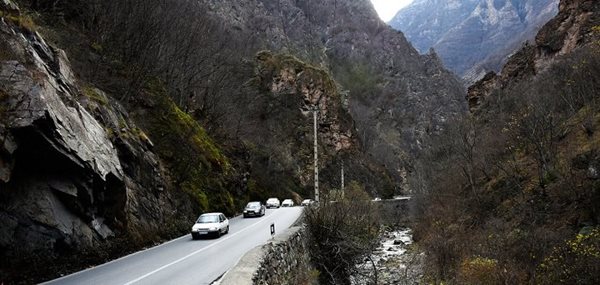 جاده چالوس یکی از دیدنی ترین جاده های ایران به شمار می رود