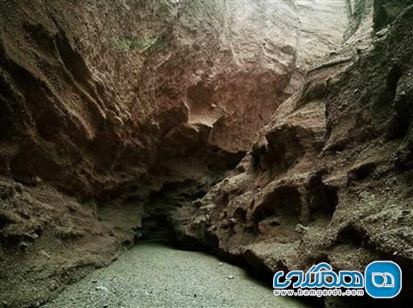 غار حلوان یکی از جاذبه های طبیعی استان خراسان جنوبی است