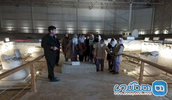 بازدید دانش آموزان از سایت موزه بندیان درگز