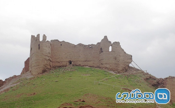 قلعه سمیران یکی از جاذبه های گردشگری استان قزوین است