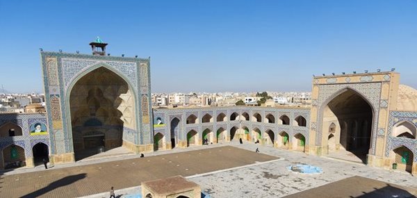 مسجد جامع اصفهان یکی از مساجد دیدنی ایران به شمار می رود