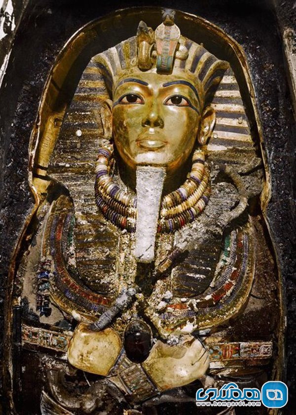 نقاب طلا در مقبره توت عنخ آمون 