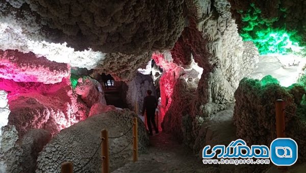 غار چال نخجیر یکی از جاذبه های طبیعی استان مرکزی است