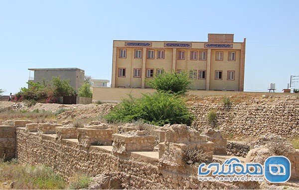 ساخت مدرسه در حریم مسجد جامع تاریخی سیراف