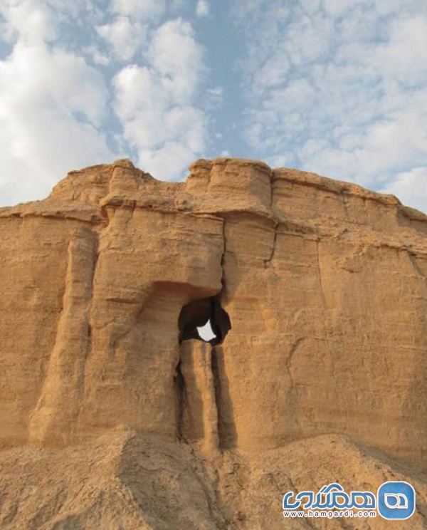 غار تودیو یکی از جاذبه های طبیعی استان بوشهر به شمار می رود