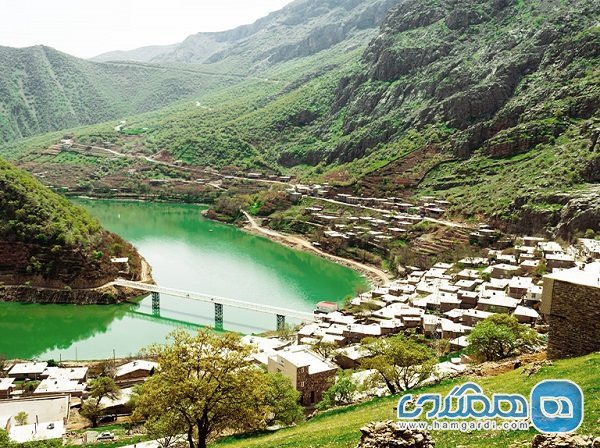 سالانه حدود 15 درصد به آمار گردشگران استان کردستان افزوده می شود