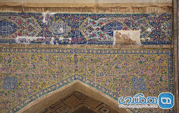 تخریب و نابودی کاشی های مسجد وکیل شیراز 2